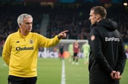 足彩足球-1-2！费内巴切遭绝平！晋级路径出(chū)炉：穆帥(shuài)渴望时隔5年，重返(fǎn)欧冠