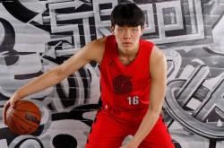 足彩足球-开拓者官宣季前赛赛程：杨瀚森有望两战勇士 还将与国王爵士交锋