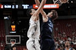 足彩网首页-美国媒体都炸了！NBA官方4个机位回放杨瀚森隔扣！最霸气的是表情