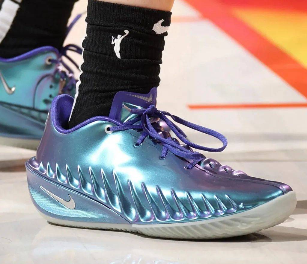 秒杀 NBA?「WNBA 全明星」上脚合集出炉!