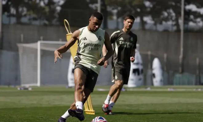 姆巴佩或缺席两场比赛!高烧隔离无法进食