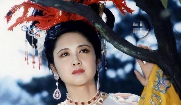 朱琳算不算顶级美女?对比赵丽颖后,答案自见分晓。