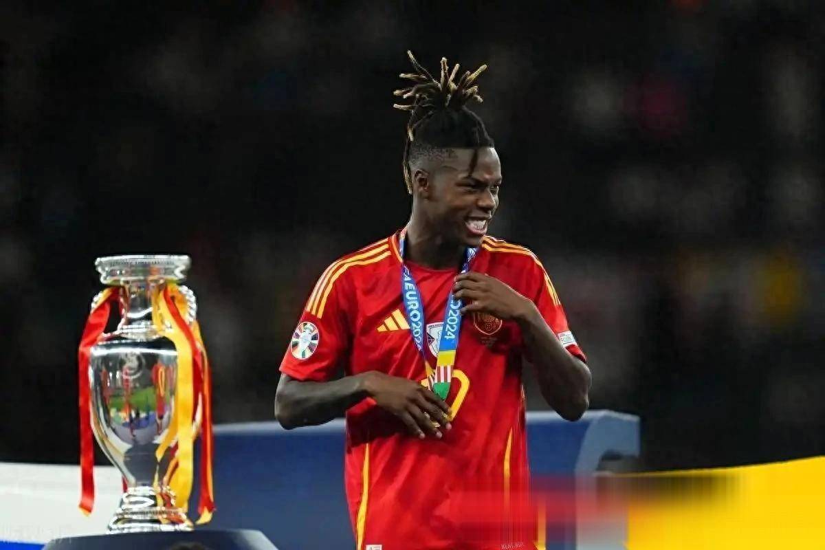 巴萨陷困境!梅西离队引耐克断约,球队如何自救?