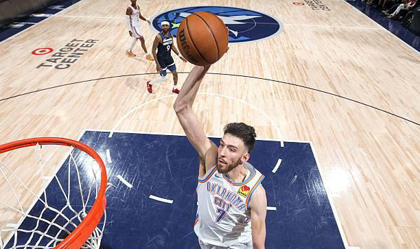 雷霆内线新星切特-霍姆格伦季后赛表现逐渐稳定,攻守兼备!