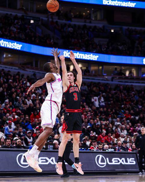 公牛力克热火,德罗赞关键开云中投制胜