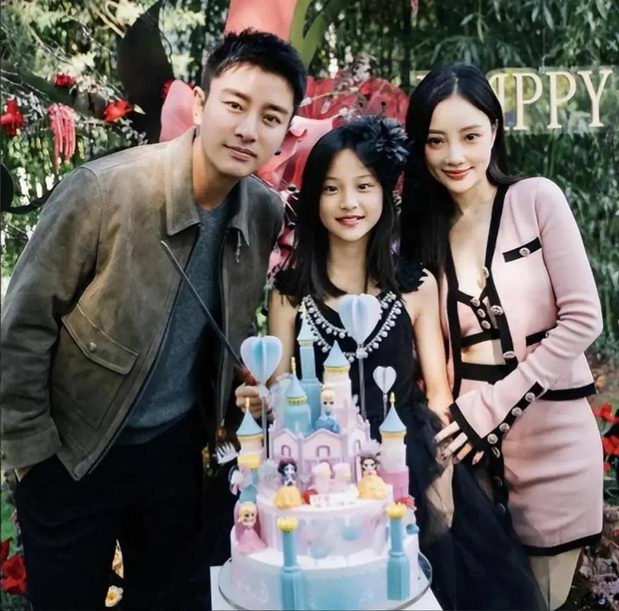 43岁李小璐复出试水,31岁PGone也参加音乐节,门票价格暴涨