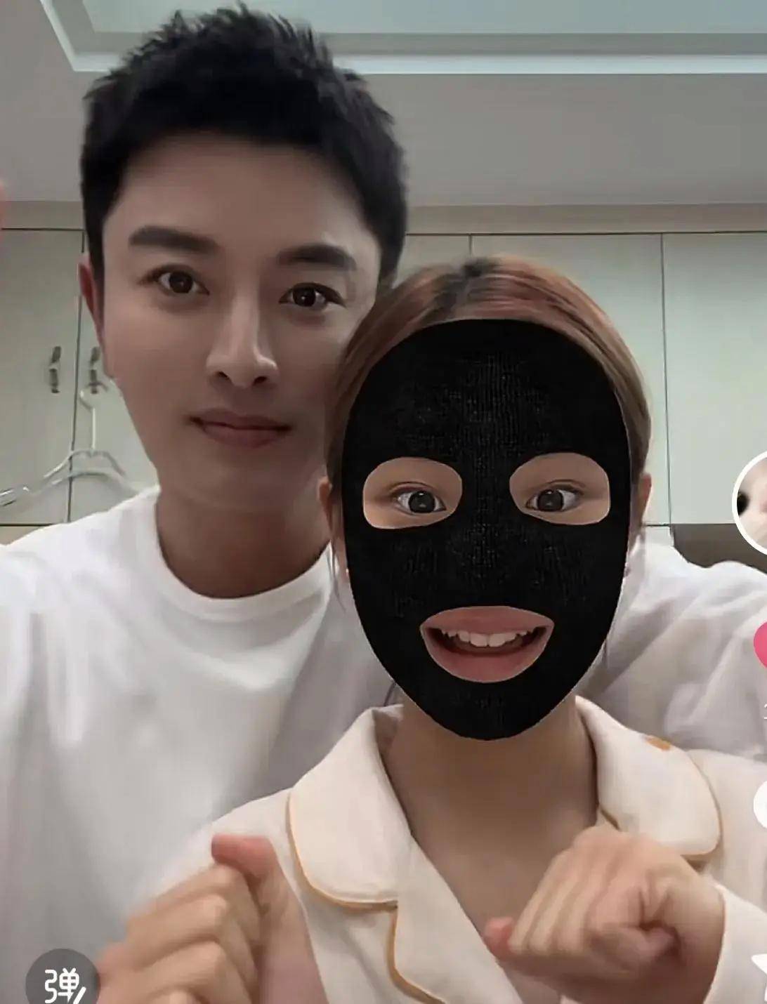 43岁李小璐复出试水,31岁PGone也参加音乐节,门票价格暴涨