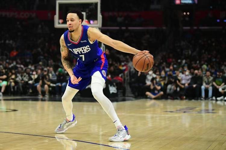 NBA:杨瀚森首秀对手确定,雄鹿签约射手,湖人赛程出炉