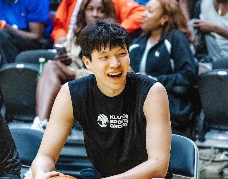 男篮4名球员留洋决心坚定!杨瀚森积极备战NBA,余嘉豪选择西班牙挑战!