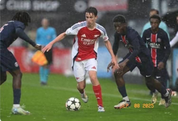 转会!水晶宫签下阿森纳18岁青训中场丹·凯西,球员将接受体检