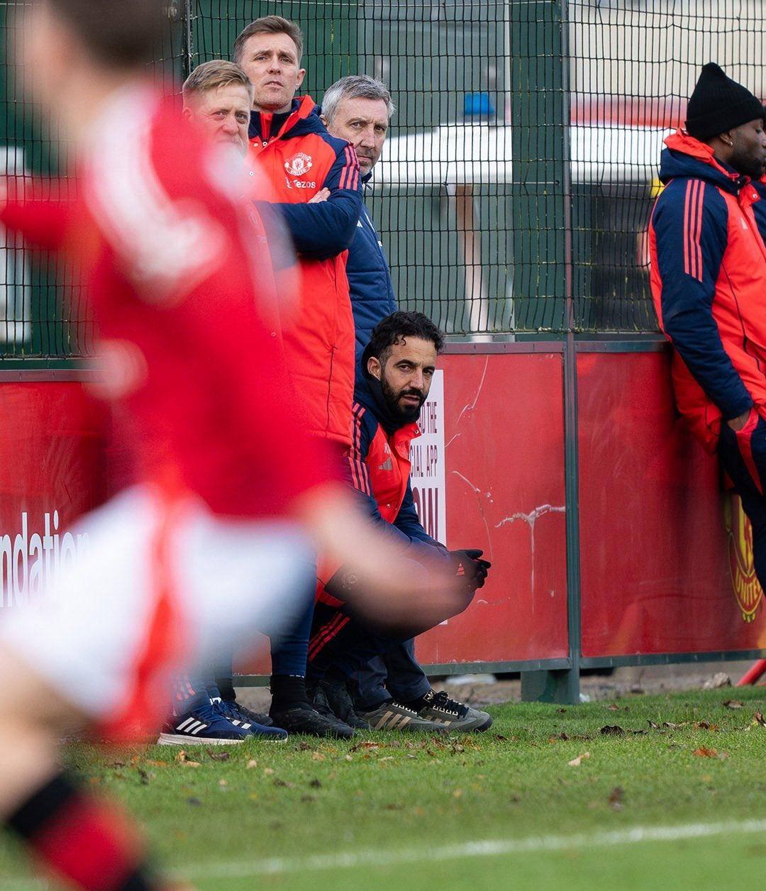 曼联谨慎对待青训新秀莱西，不急于提拔