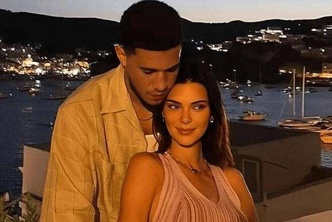 德文布克警告霍华德:远离詹娜,不要伤害她