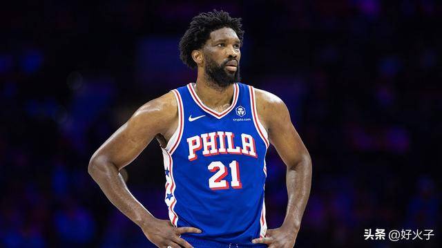 坏消息,76人队中锋乔尔·恩比德因膝伤缺席对阵凯尔特人