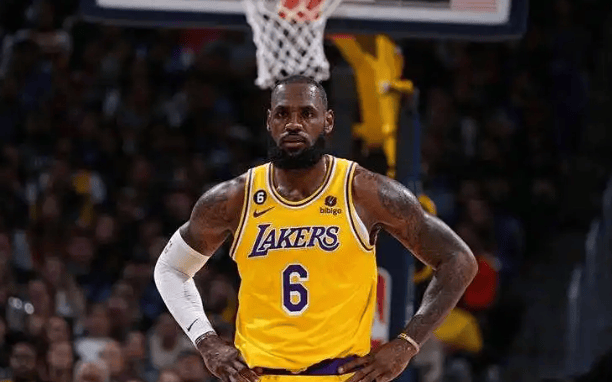 湖人两年4600万续约詹皇,附赠两“温情条款”促父子同台