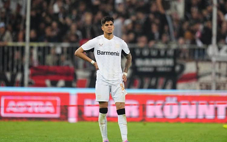 英超最新动态：曼城欲购入“世一门”，切尔西锋霸怒拒转会