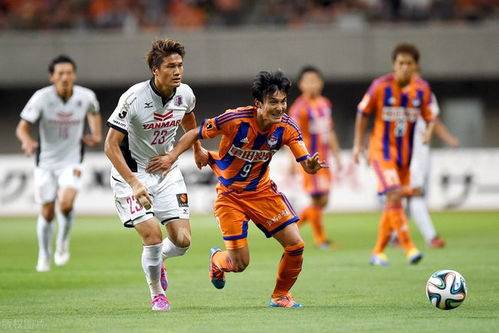 巴塞罗那本赛季在西甲积分榜上稳居前三